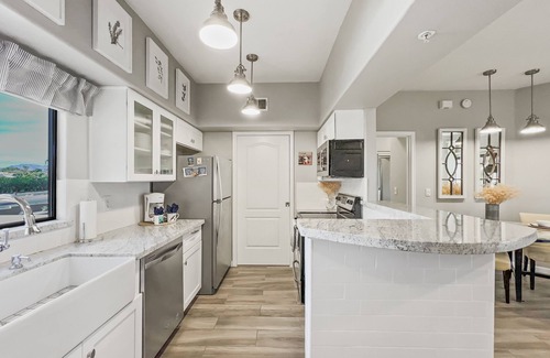 Fountain Hills Condo | Fountain Hills One Bedroom. Views and Heated Pool and Spa.
