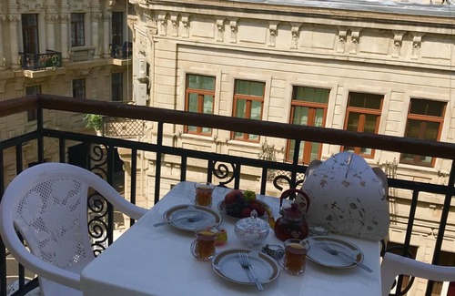 Sabayil Apartment | Fountain Square, Old Town, Balconies