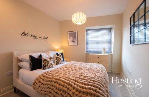 Maidenhead Apartment | Fountain View - Super Vibrant 2 Bedroom With Parking
