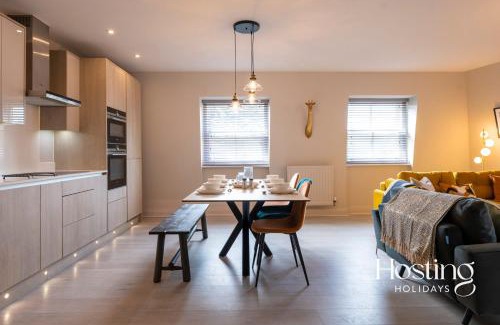 Maidenhead Apartment | Fountain View - Super Vibrant 2 Bedroom With Parking