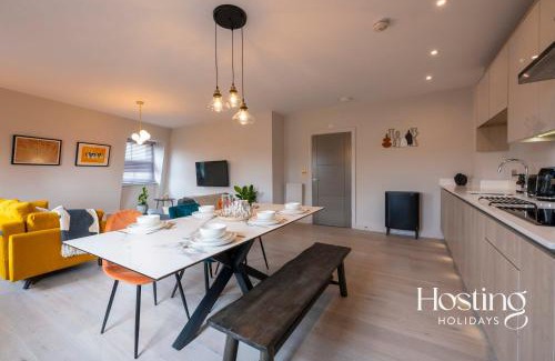 Maidenhead Apartment | Fountain View - Super Vibrant 2 Bedroom With Parking