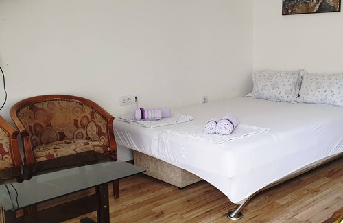 Rana Bed & Breakfast | Four bedded room with sea view terrace