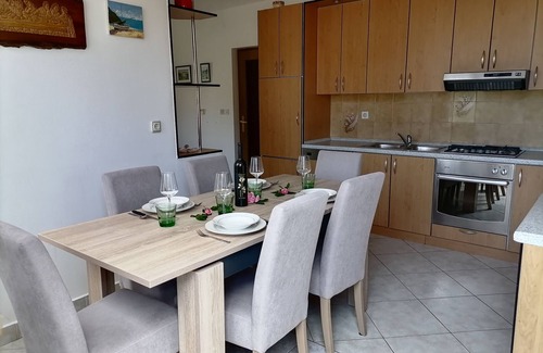 Cove Murtar Apartment | Four-bedroom apartment with terrace and sea view Mali Lošinj, Lošinj (A-7978-b)