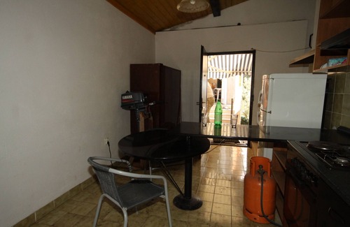 Zdrelac Apartment | Four-bedroom apartment near beach Ždrelac, Pašman (A-8405-b)