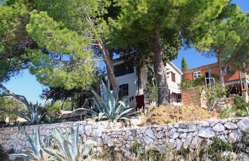 Zdrelac Apartment | Four-bedroom apartment near beach Ždrelac, Pašman (A-8405-b)