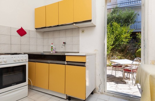 Jesenice Apartment | Four-bedroom apartment with terrace and sea view Sumpetar, Omiš (A-9436-a)