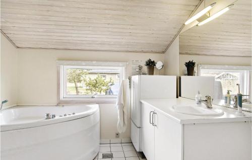 Torup Strand House | Four-Bedroom Holiday Home In Fjerritslev