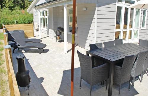 Øksenmølle House | Four-Bedroom Holiday Home Ebeltoft With A Fireplace 04