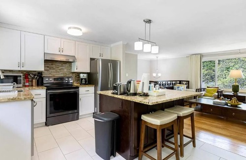 Kent House | Four Bedroom Two Bathroom House Stylish Two Story Clean Spacious Modern Quiet