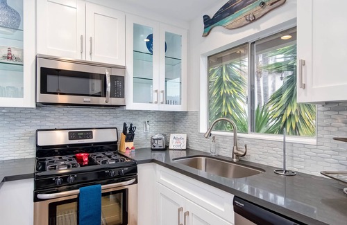 San Clemente House | Four coastal condos, steps to beach & 300' from Casa Romantica