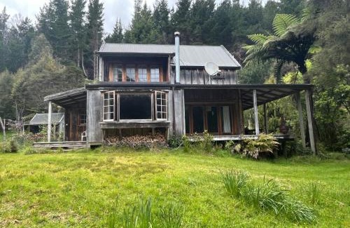 Saint Omer House | Four Fathom Bay Retreat