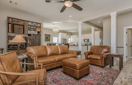 Canyon Apartment | Four Gables cabin in the pasture