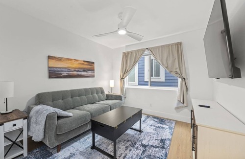 Mission Beach Condo | Four houses from the Ocean!