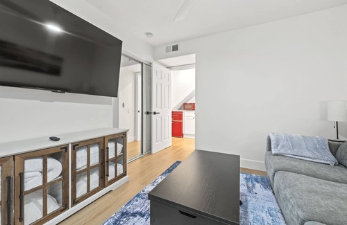 Mission Beach Condo | Four houses from the Ocean!
