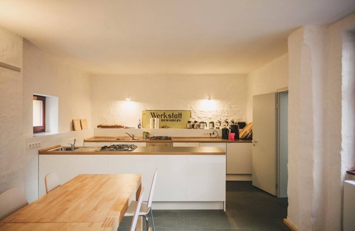 Schoeneberg Apartment | Four independent, stylish app., Large common room for cooking, dining