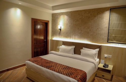 Mahmoorganj Hotel | Four Leaf Hotel Arjuna Manor Varanasi