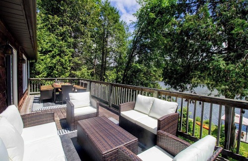 Burnt River Cottage | Four Mile Memories - Three Bedroom Cottage, Sleeps 6