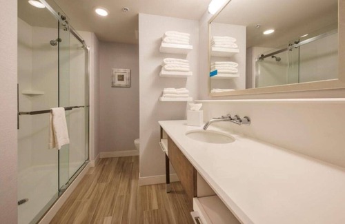 Northwest Bellevue House | FOUR MILES TO MICROSOFT HQ IN REDMOND