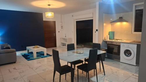 Macouria Apartment | Four of Hearts