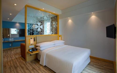 Semmencherry Hotel | Four Points by Sheraton Chennai OMR