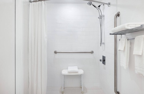 Southeast Edmonton Hotel | Four Points by Sheraton Edmonton South