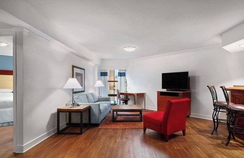 Montrose Hotel | Four Points by Sheraton Richmond Airport