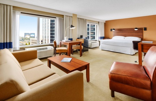 Los Angeles Hotel | Four Points by Sheraton Los Angeles International Airport