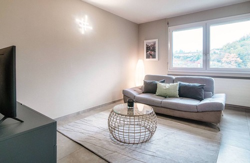 Paradiso Apartment | Four-room apartment next to LUdeS (Pazzallo 10)