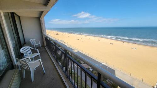 Northeast Virginia Beach Apartment | Four Sails Resort