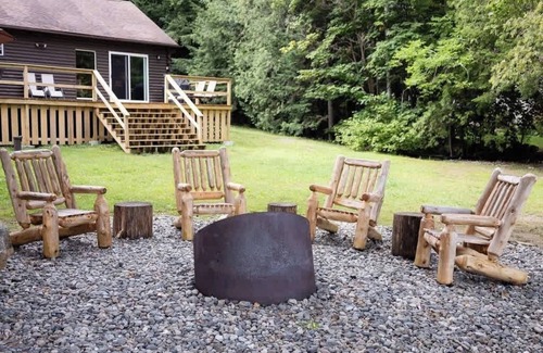 Lincoln House | Four Season Getaway on Upper Cold Stream Pond