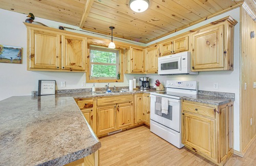 Solon Springs Cabin | Four-Season Lake Cabin w/Canoe & Paddle Boat!