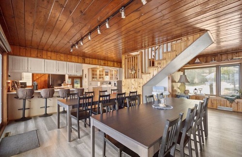 Pine River House | Four Season Lake House with Incredible Views and Lake Frontage/Sleeps 24