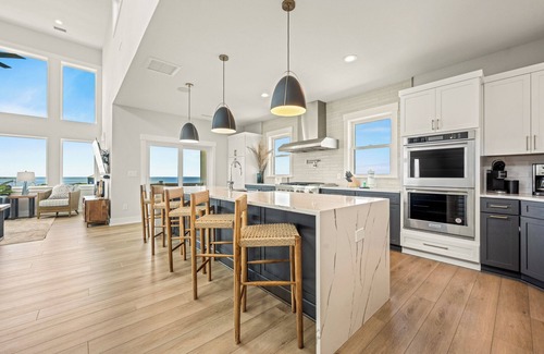 Hatteras House | Four Seasons 11 Bedroom Oceanfront and Soundfront Home in Hatteras