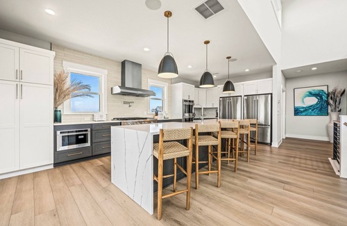 Hatteras House | Four Seasons 11 Bedroom Oceanfront and Soundfront Home in Hatteras
