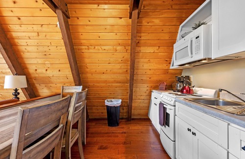 June Lake Cabin | Four Seasons Cabin 2