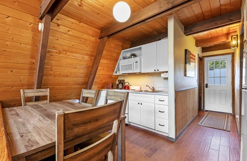 June Lake Cabin | Four Seasons Cabin 2