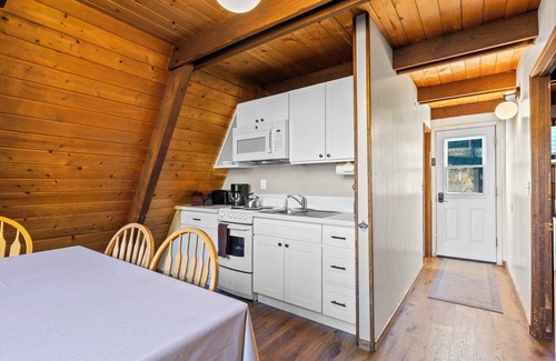 June Lake Cabin | Four Seasons Cabin 5