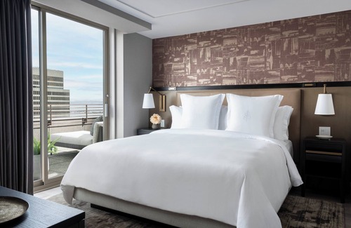 Financial District Hotel | Four Seasons Hotel San Francisco at Embarcadero