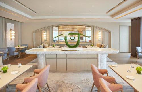 Chiyoda Hotel | Four Seasons Hotel Tokyo at Marunouchi
