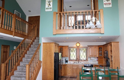 Clymer House | Four Seasons Lodge - Ski In/Out - 5 Bdr. - Closest to Lift !