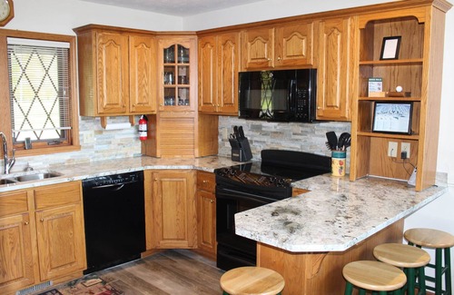 Clymer House | Four Seasons Lodge - Ski In/Out - 5 Bdr. - Closest to Lift !