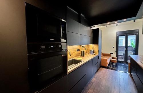 Thessaloniki Apartment | Four Seasons - The Crown Apartment