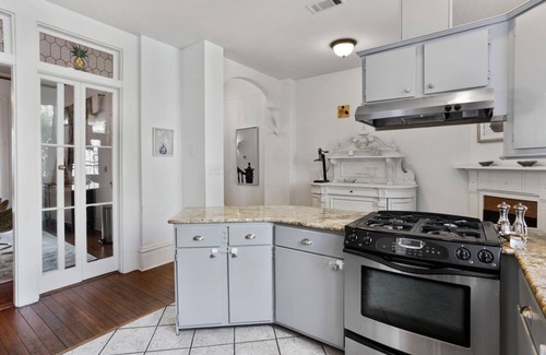 Historic District - North House | Four Suites in Queen Anne Victorian Downtown Savannah