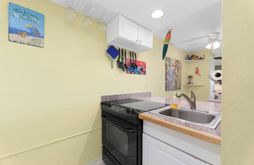 Crescent Beach Condo | Four Winds I-9E | Heated Pools, Tennis, Ocean View