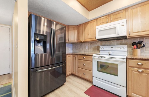 Crescent Beach Condo | Four Winds I-9T | Oceanfront Condo with Balcony, Beach Access + Two Heated Pools