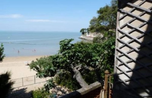 Fouras House | Fouras, Villa with character, direct private access to the beach.
