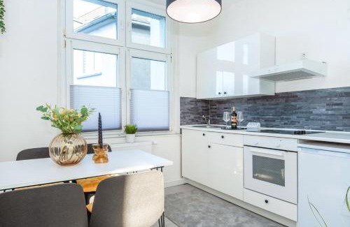 Frohnhausen Apartment | FourSolos Apartment in Central Essen