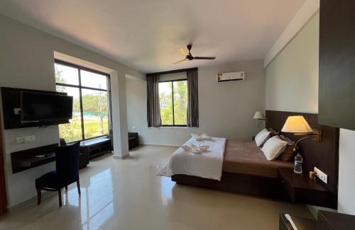 Morjim Hotel | Fourteen Pods By the Sea