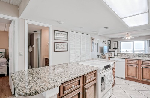 Crescent Beach Condo | Fourth-floor oceanfront condo with heated pool, tennis & central AC