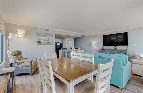 Gulf Shores Condo | Fourth-Floor Oceanview Condo w/Private Balcony, W/D, Free WiFi, Shared Pool, Gym